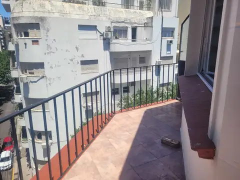 Departamento 2 ambientes con gran balcon aterrazado