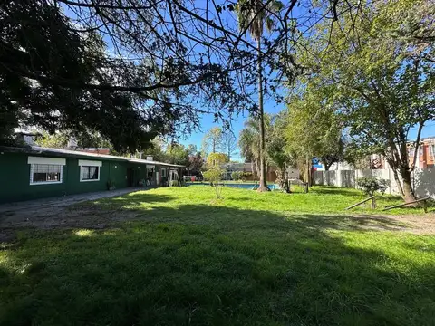 Casa en lote de 1.187 m² con pileta en Villa Rosa