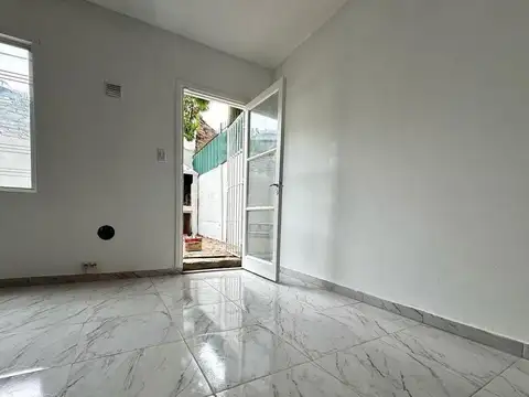 Casa 3 ambientes con 1 baño