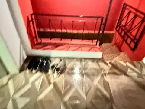 CASA C/ LOCAL y DEPTO