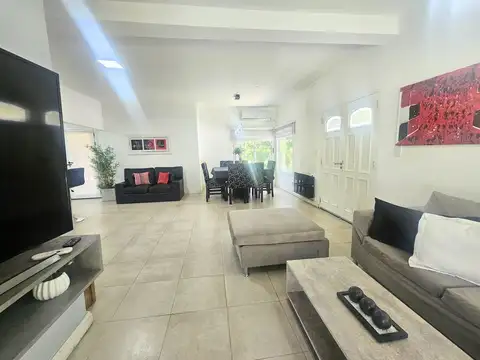 Casa en Venta en Country Club Banco Provincia, USD 299.000