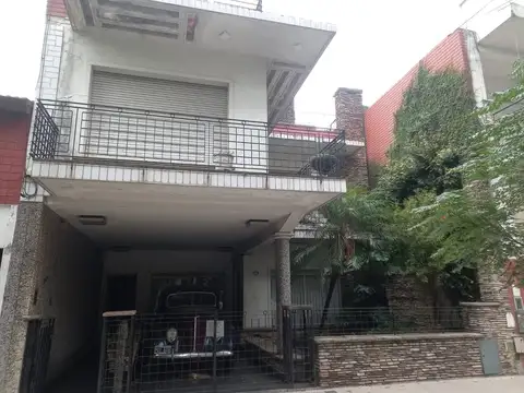 VENTA CASA VILLA DEL PARQUE PILETA COCHERA