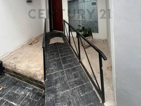 Casa 6 ambientes con 3 baños