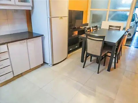 VENTA CASA 2 DORMITORIOS PATIO COCHERA ALQUILADA