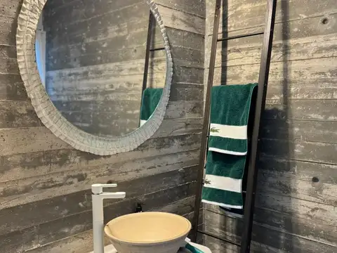 Casa 6 ambientes con 2 baños