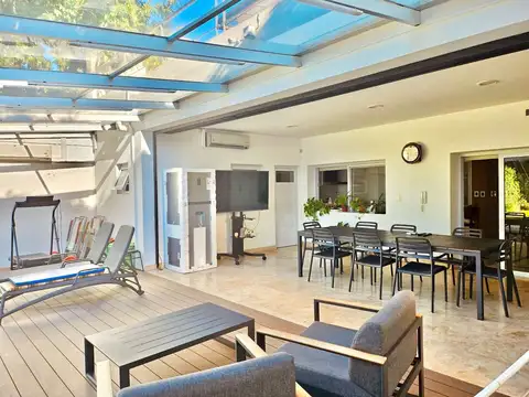 Casa 4 ambientes con 3 baños