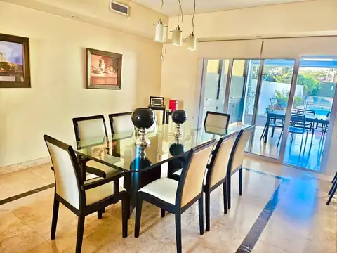 VENTA CASA MINIMALISTA 4 AMB ITUZ PILETA Y QUINCHO