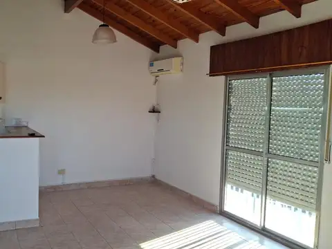 EXCELENTE DEPTO PLANTA ALTA A 100MTS DE AV. SAN MARTIN