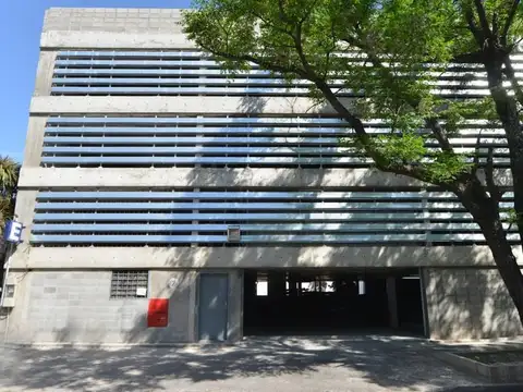 COCHERAS EN ALQUILER CON ACCESO POR RAMPA FIJA