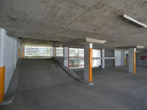 COCHERAS EN ALQUILER CON ACCESO POR RAMPA FIJA