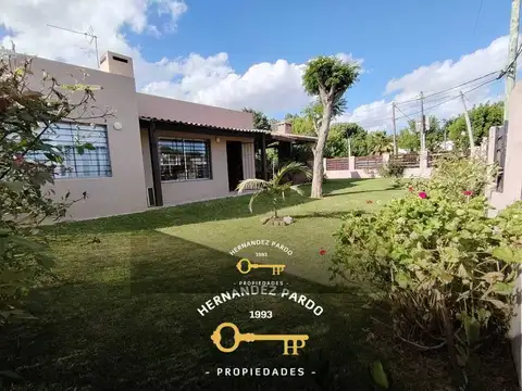 PH muy buen estado, con hermoso jardín, Solymar Norte.