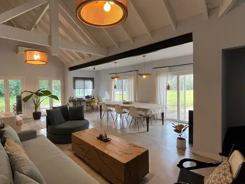 Casa Venta 3 dormitorios lote central en El Carmel