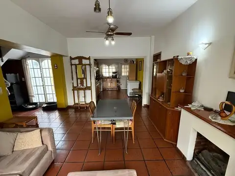 VENTA CASA 5 AMBIENTES EN RAMOS MEJIA