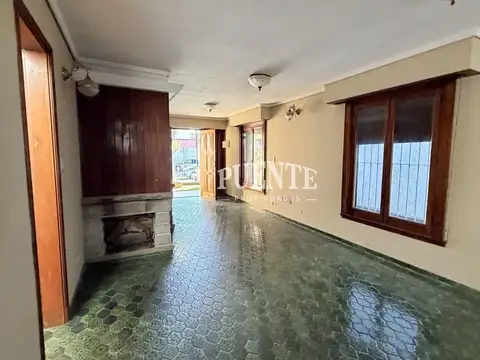 Casa en Venta con 6 cocheras