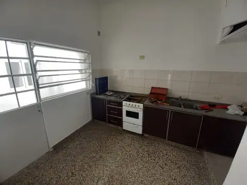 Departamento tipo casa en alquiler en Carapachay