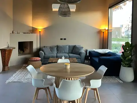 Casa en Alquiler de 4 dormitorios