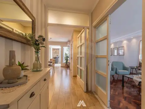 Casa 5 ambientes con 4 baños