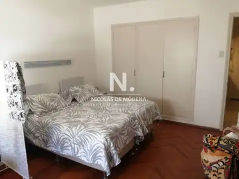 Vende apartamento de 1 dormitorio con balcon en Peninsula, Punta del Este.