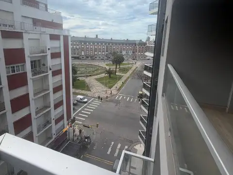 Venta Departamento 2 ambientes con Balcón. Edificio Noveccento. Plaza Colón 