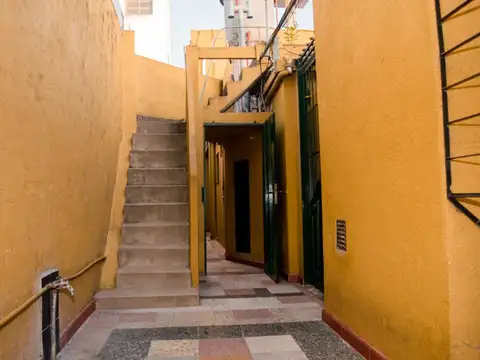 Depto Tipo Casa 3 ambientes con 2 baños