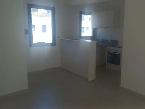 Departamento en Alquiler en Las Campanillas, $ 700.000