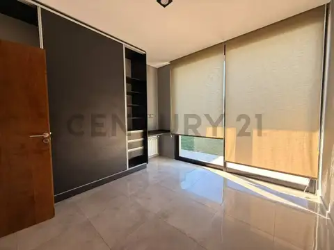 Oficina 4 ambientes con 2 baños