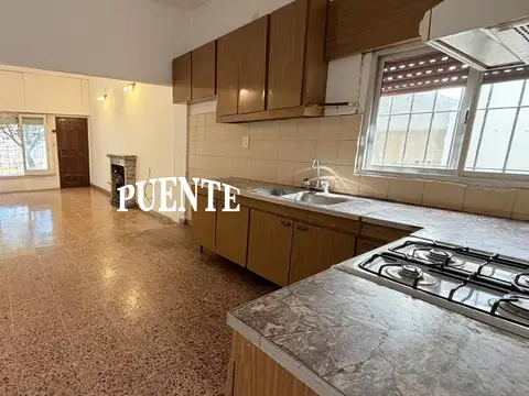 Casa en Alquiler en Temperley, $ 850.000