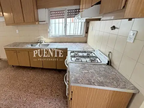 Casa 3 ambientes con 1 baño