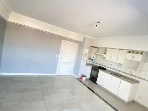 Departamento en Alquiler en Parque Chacabuco, $ 900.000