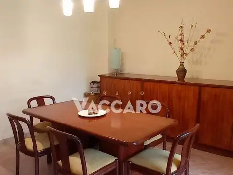Casa en Venta con 5 cocheras