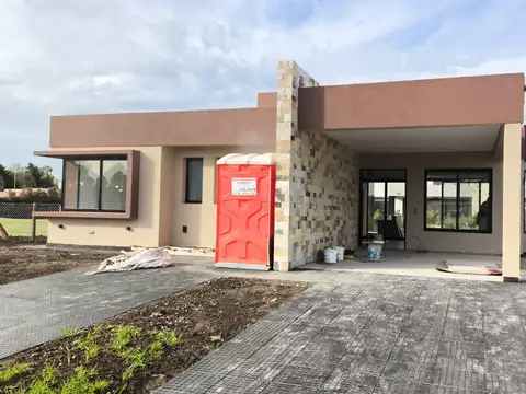 Casa en Canning Chico en una planta entrega  terminada Septiembre 26
