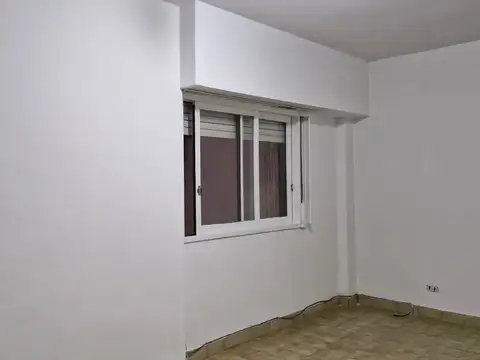 Teniente General Juan Domingo Perón 2200, Piso 2