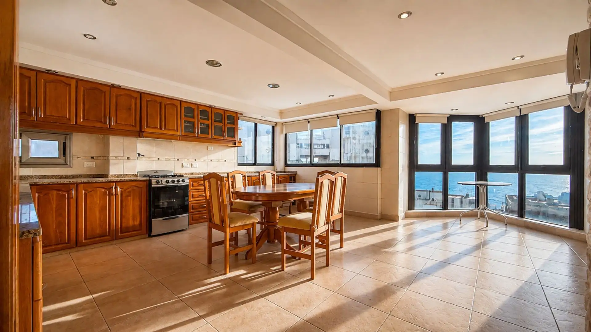 Tríplex en venta en Edificio La Loma, 204m², 2 dorm, vista al mar