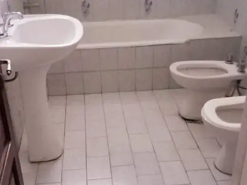 VENTA CASA DE 3 DORMIS EN EL CENTRO DE VILLAMITRE