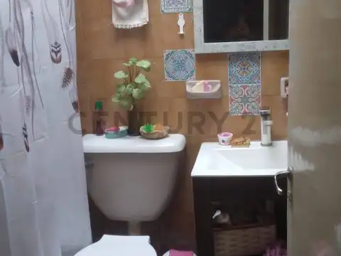 DEPARTAMENTO TIPO PH A REICLAR MUY BUENA UBICACIÓN EN TEMPERLEY, LOMAS DE ZAMORA.