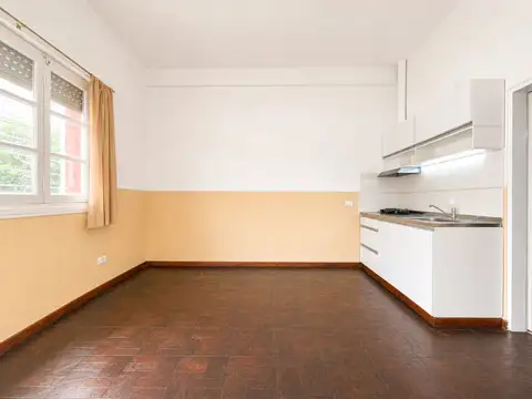 Depto Tipo Casa en Alquiler en Villa Ballester, $ 350.000
