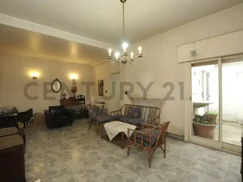 VENTA PH DE 3 AMBIENTES CON PATIO Y TERRAZA - SAN CRISTÓBAL