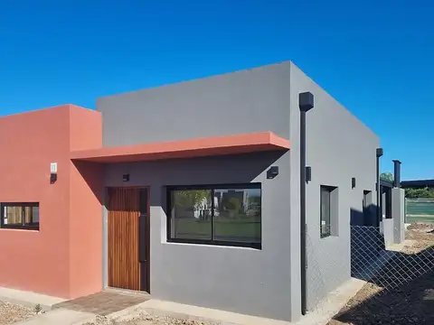 Casa 3 ambientes con 1 baño