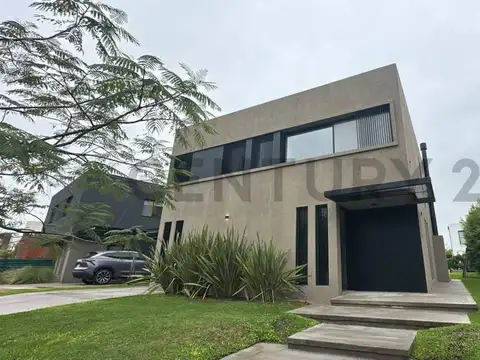 Casa 4 ambientes con 3 baños