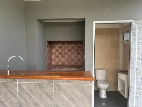 Casa 4 ambientes con 3 baños