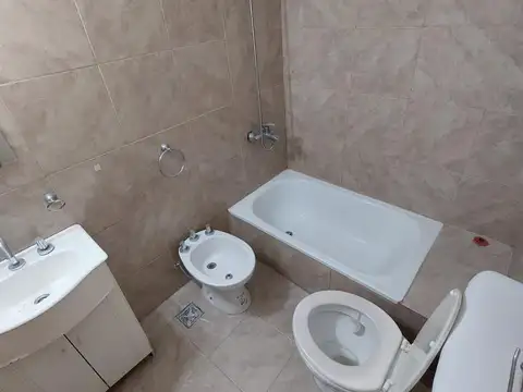 Departamento en Alquiler en Villa Luzuriaga, $ 520.000