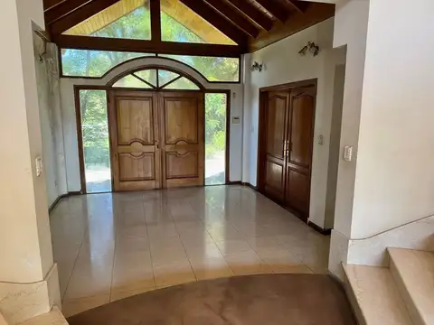Casa 11 ambientes con 9 baños