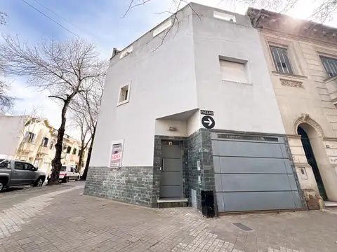 Venta Casa esquina Lourdes Rosario. Cochera Patio Terraza. Apta Credito Hipotecario Dos Dormitorios