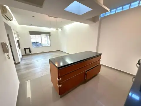 Venta Casa en esquina Callao 1400 Rosario. Cochera Patio y Terraza. Apta Credito Dos Dormitorios