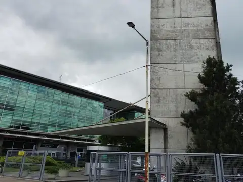 ESPECTACULAR LOCAL EN ALQUILER COMERCIAL EN EDIFICIO BUREAU NORTE CON COCHERA