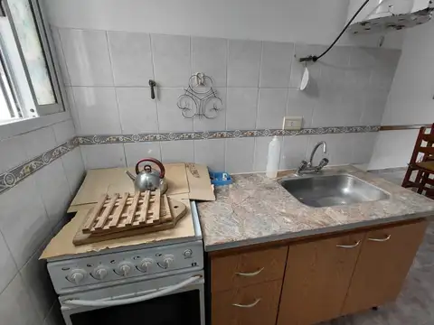 Casa 4 ambientes con 1 baño