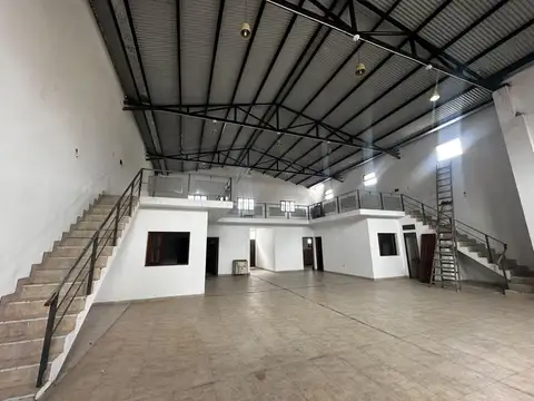 Local/galpon en venta en microcentro