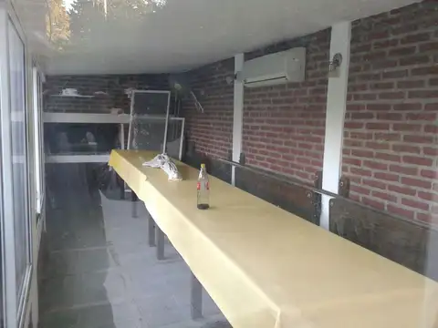 Casa en Venta con 3 cocheras