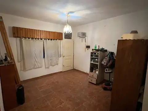 Casa 4 Amb - Patio y Quincho en Barrio Semicerrado