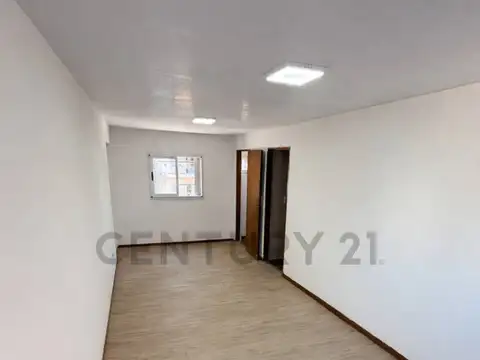 65 Entre 6 y 7 500, Piso 0
